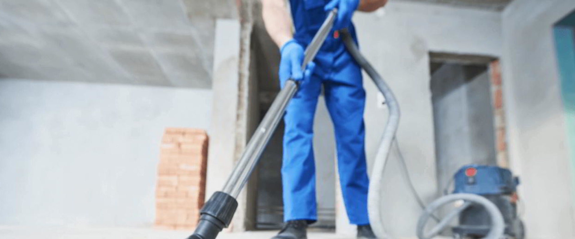 Cleaning A Dusty Carpet The Right Way During Construction Cleaning In